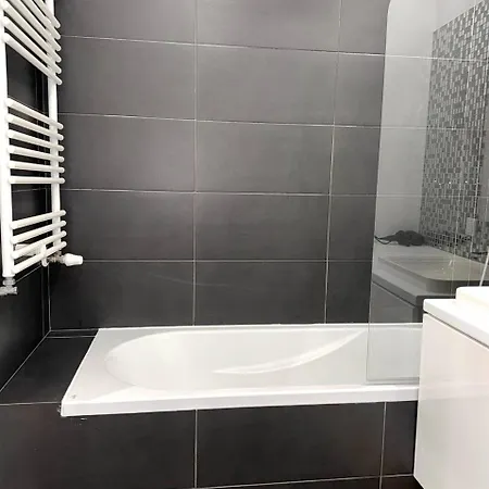 Comfort & Style 2-room And Free Parking