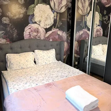 Comfort & Style 2-room And Free Parking Lägenhet